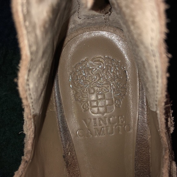 Vince Camuto brown ankle booties sued style fit like a size 7 rounded toe heeled - Picture 4 of 8